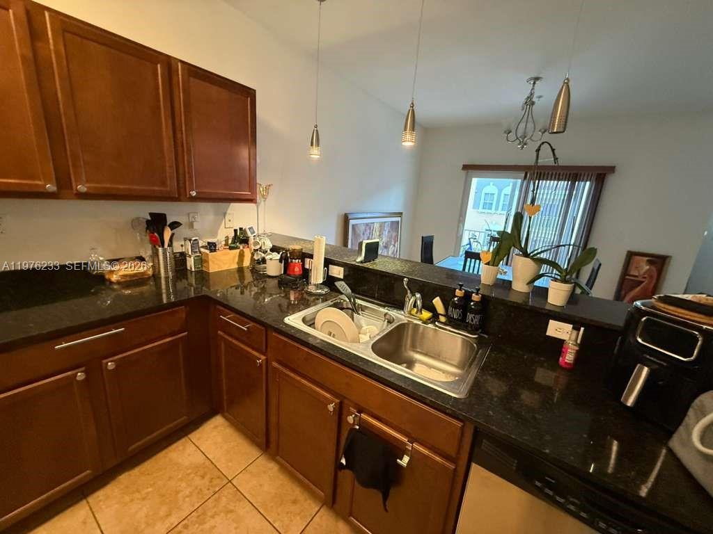 CORONADO AT DORAL VII CON - Residential Lease