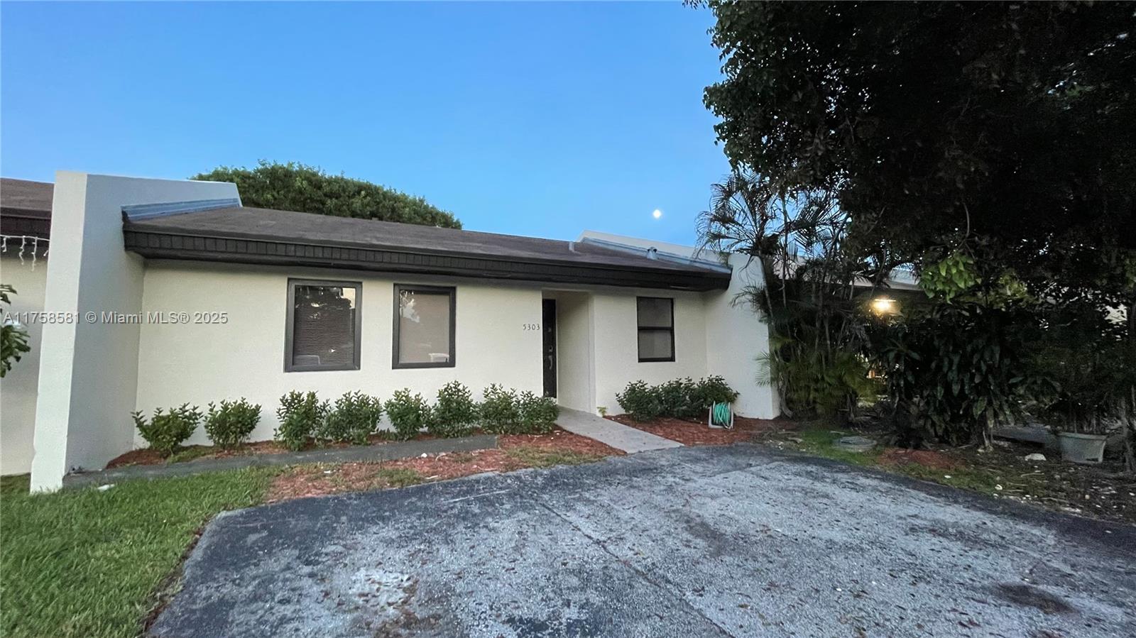 Property for Sale at 5303 Sw 138th Ct 5303, Miami, Broward County, Florida - Bedrooms: 3 
Bathrooms: 1  - $469,890