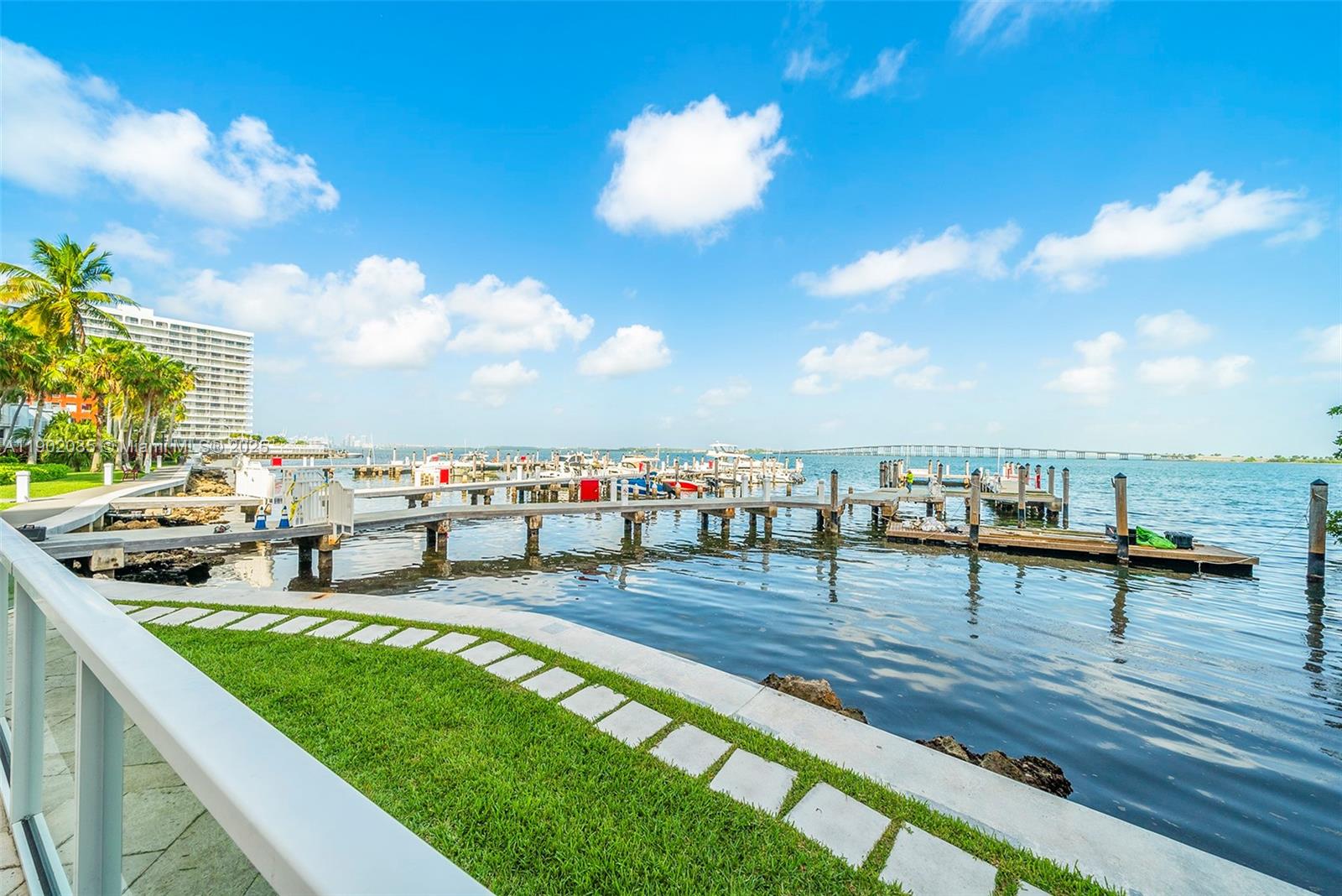 VILLA REGINA CONDO - Residential