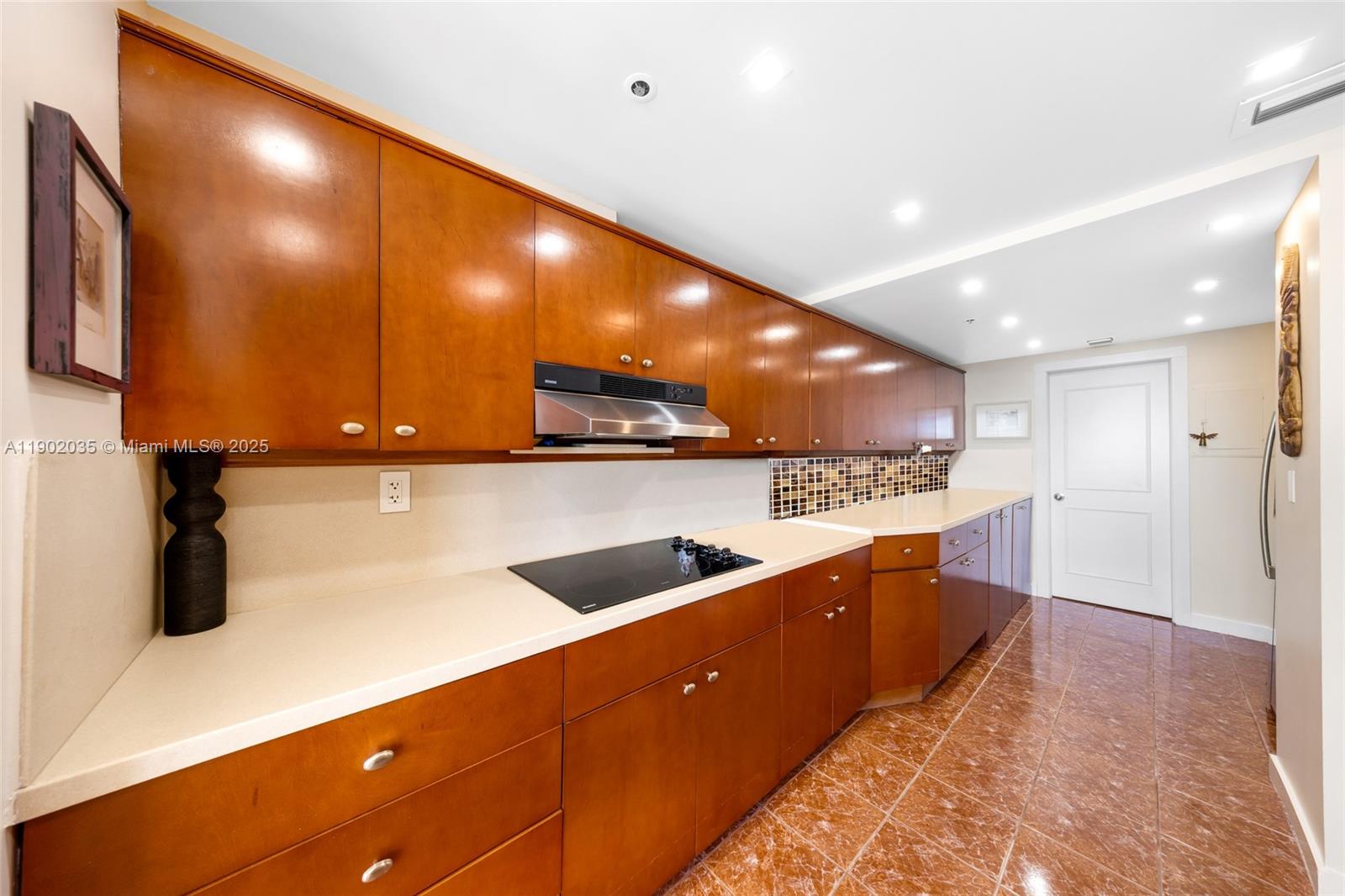 VILLA REGINA CONDO - Residential