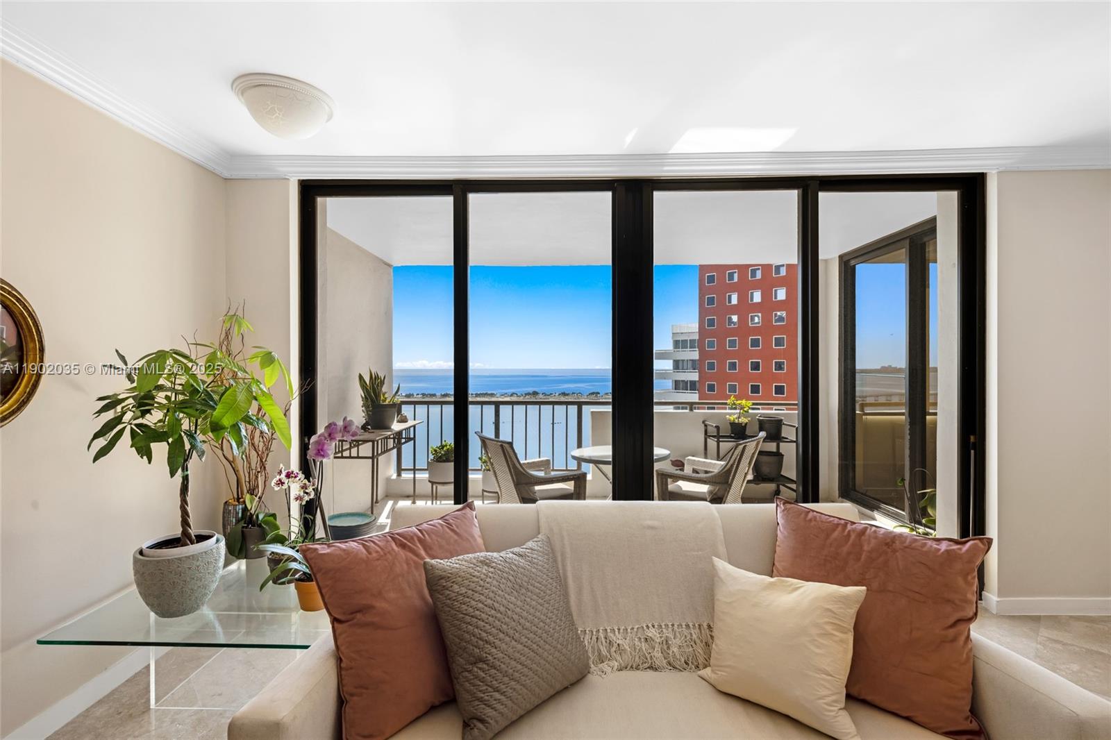 VILLA REGINA CONDO - Residential