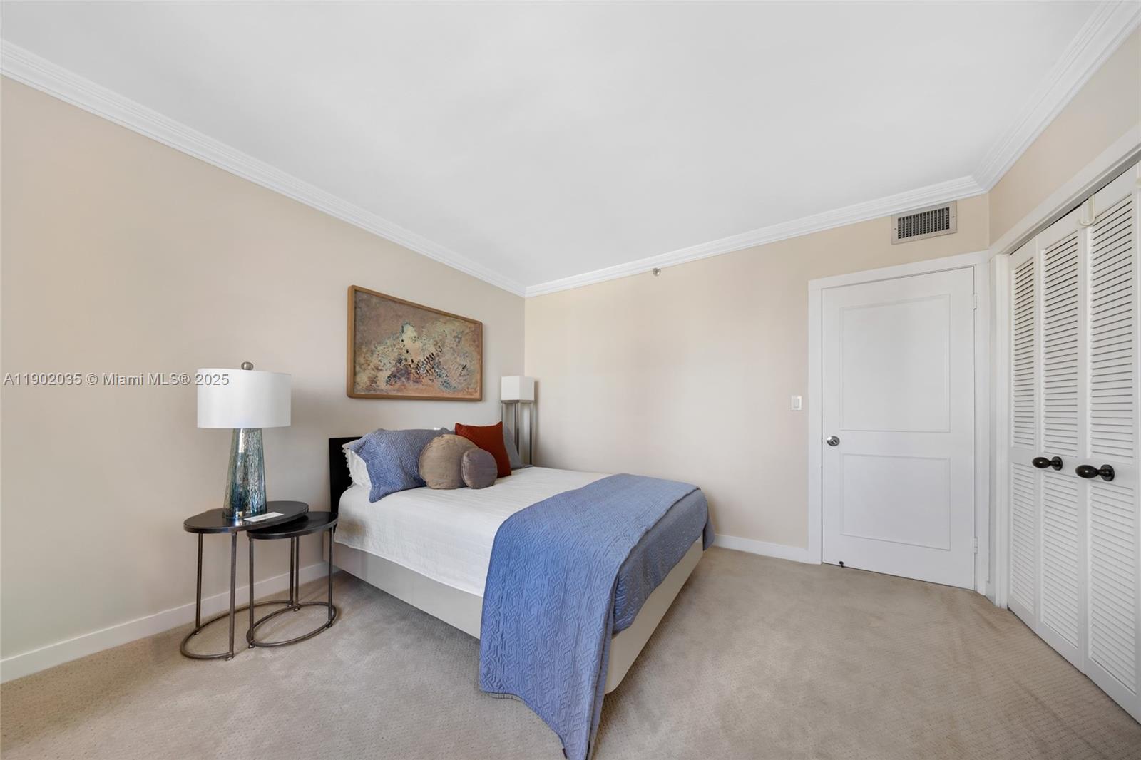 VILLA REGINA CONDO - Residential