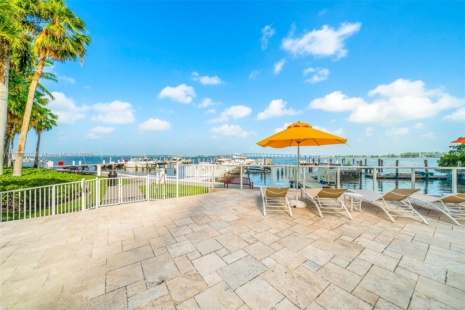 VILLA REGINA CONDO - Residential