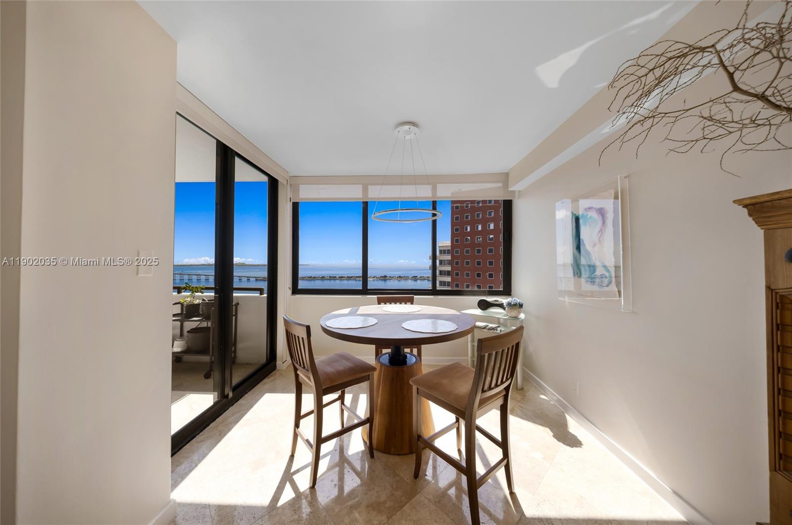 VILLA REGINA CONDO - Residential