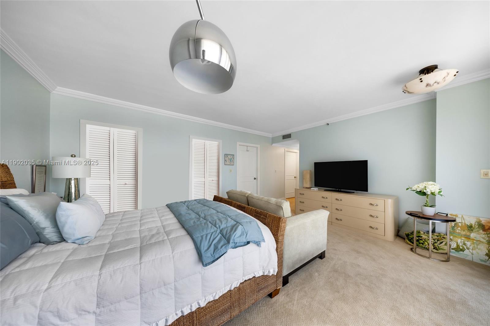 VILLA REGINA CONDO - Residential