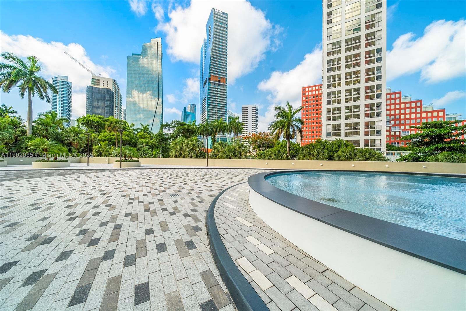 VILLA REGINA CONDO - Residential