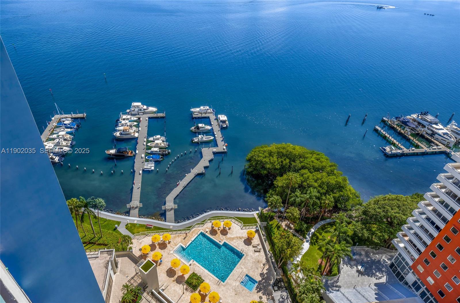 VILLA REGINA CONDO - Residential