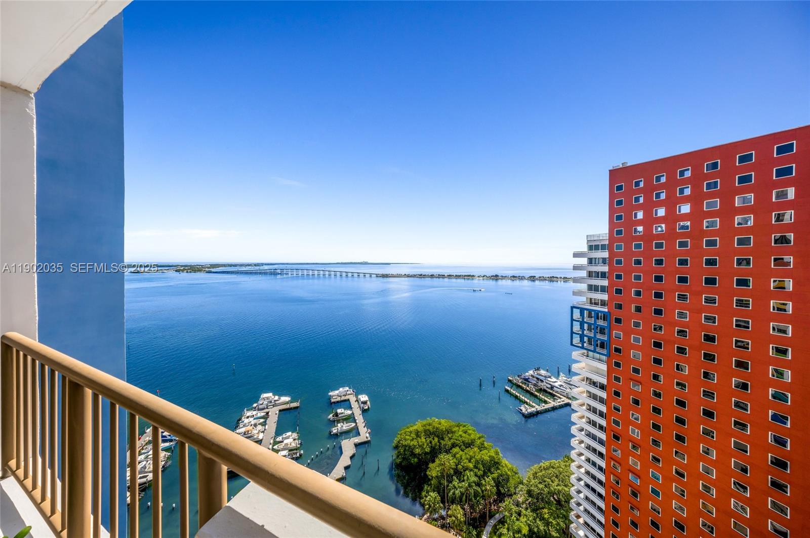 VILLA REGINA CONDO - Residential