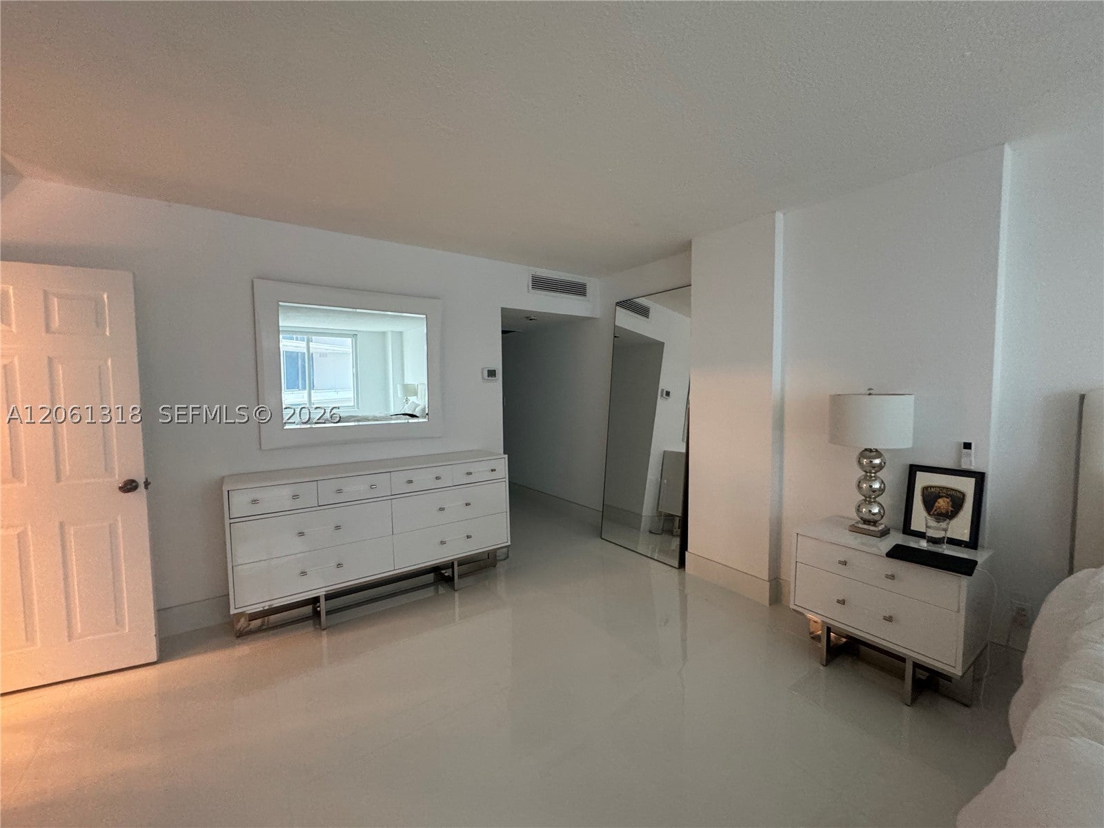 5401 Collins Ave 334