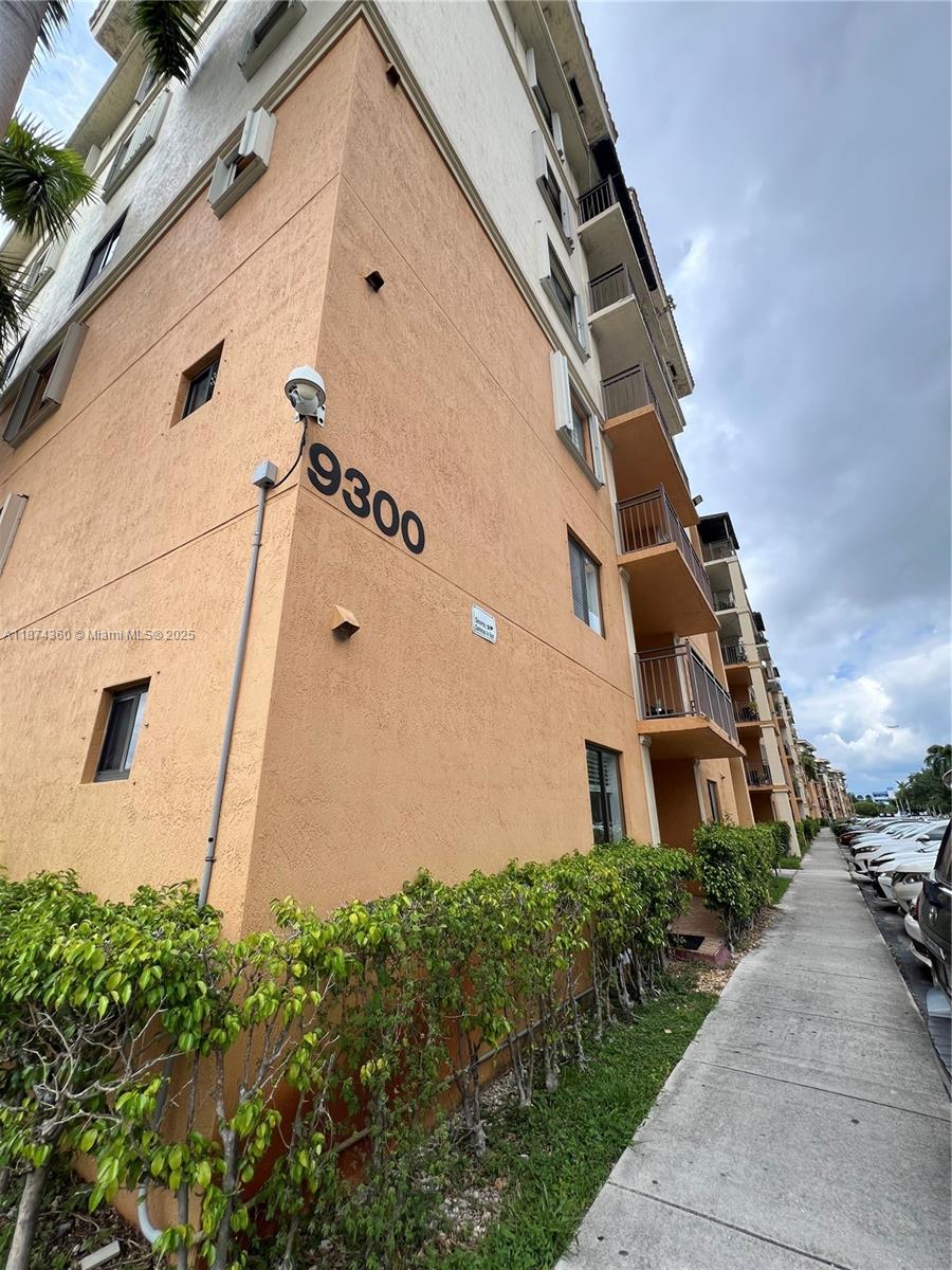 KEYSTONE COURTS CONDO - Residential Lease