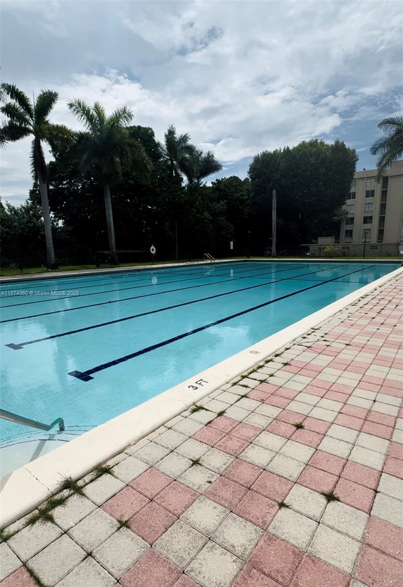 KEYSTONE COURTS CONDO - Residential Lease