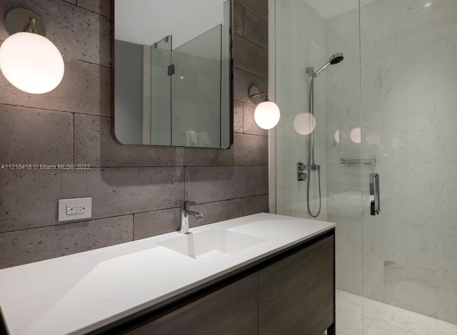 18555 COLLINS AVENUE COND - Residential