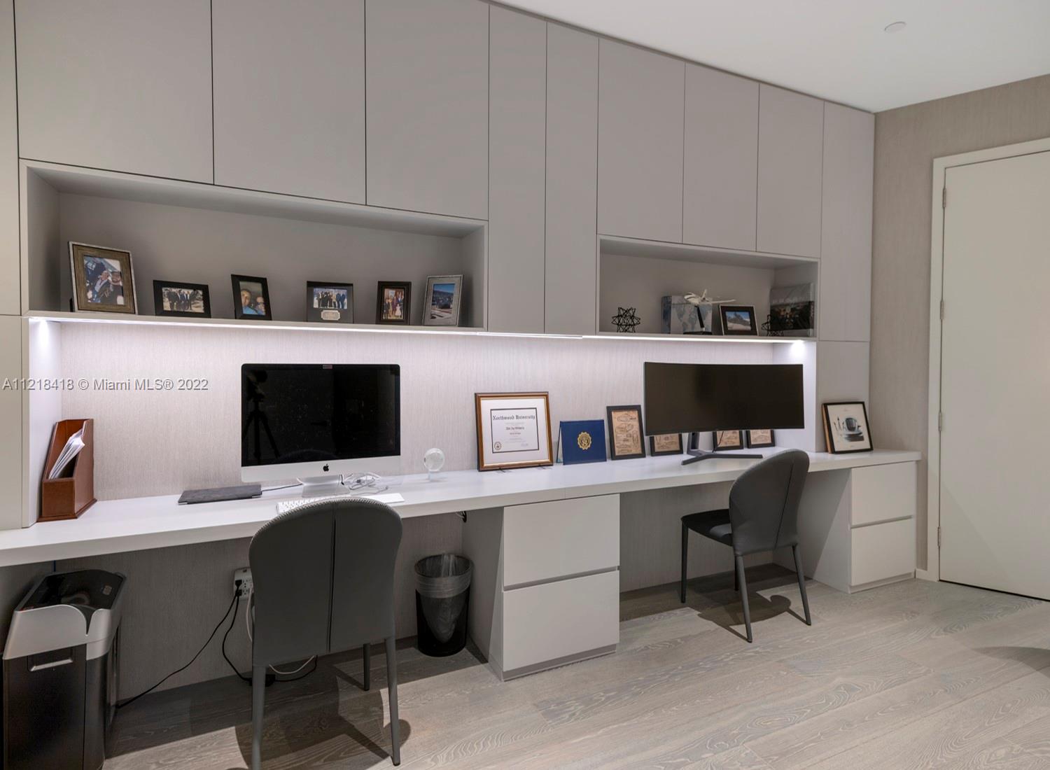 18555 COLLINS AVENUE COND - Residential