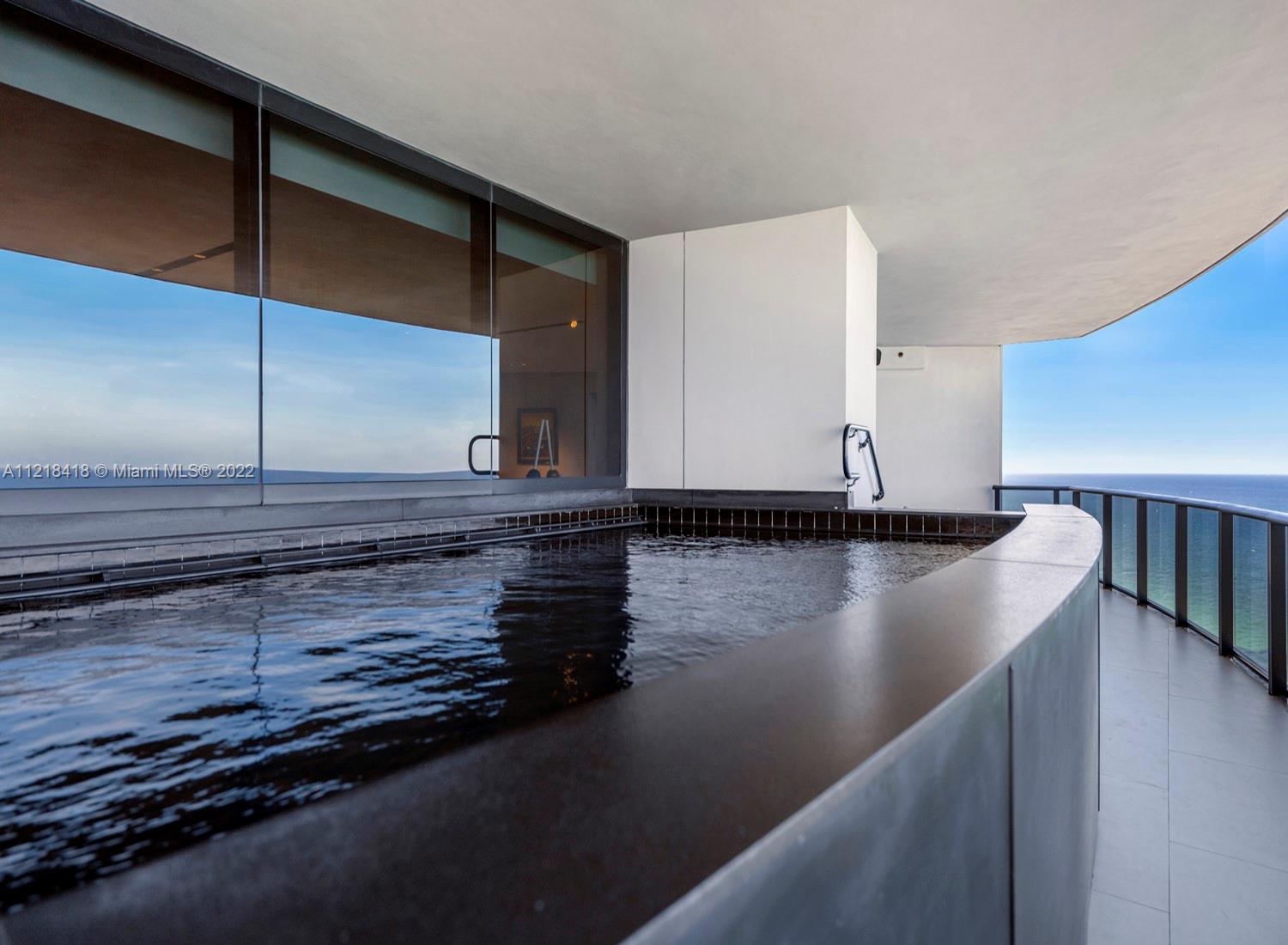 18555 COLLINS AVENUE COND - Residential