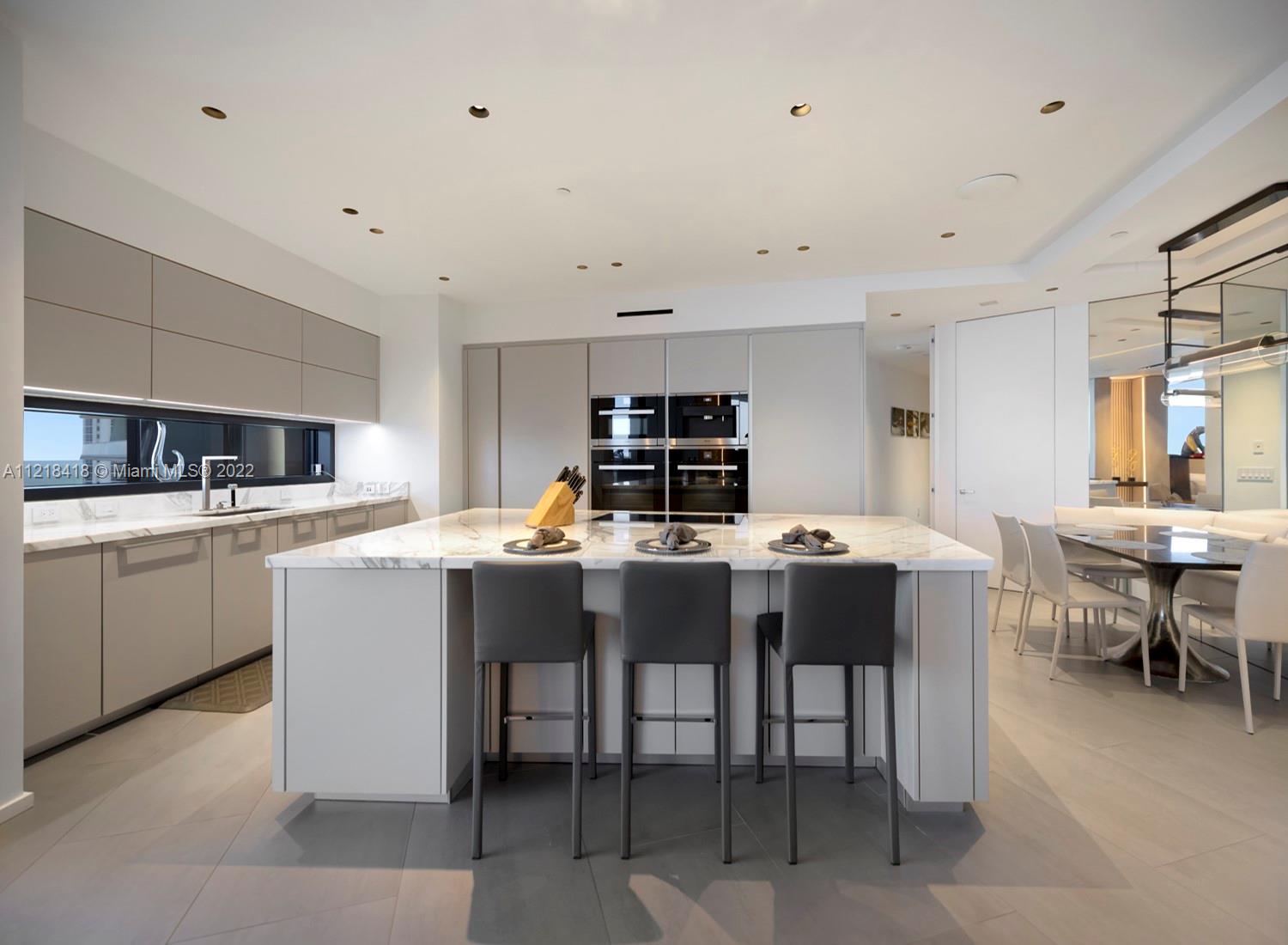 18555 COLLINS AVENUE COND - Residential