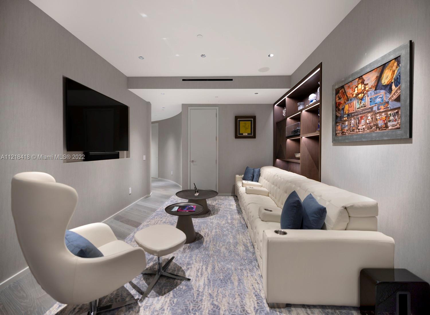 18555 COLLINS AVENUE COND - Residential