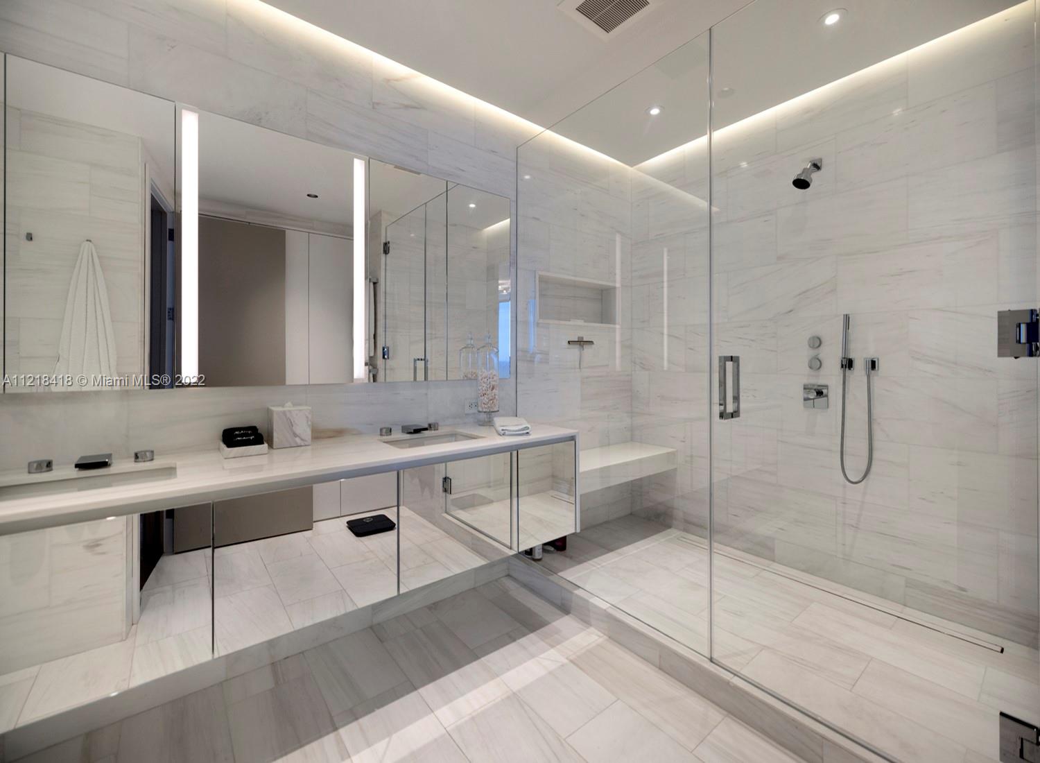 18555 COLLINS AVENUE COND - Residential