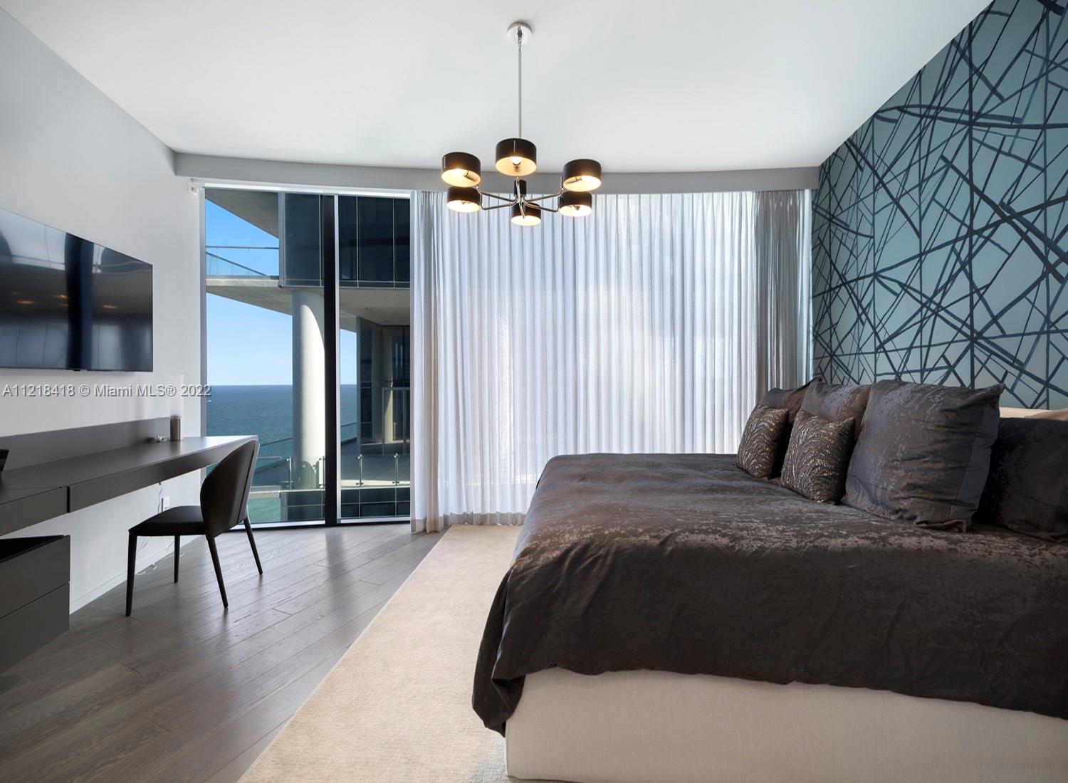 18555 COLLINS AVENUE COND - Residential