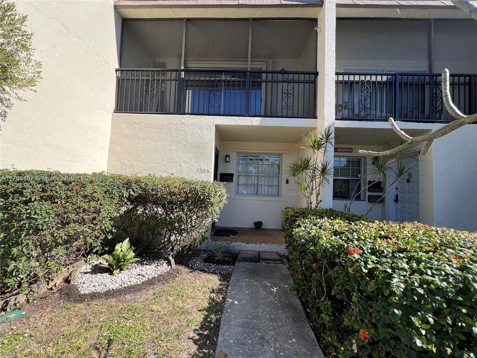 Property for Sale at 1325 N 15th Ave 23, Hollywood, Broward County, Florida - Bedrooms: 2 
Bathrooms: 3  - $359,000