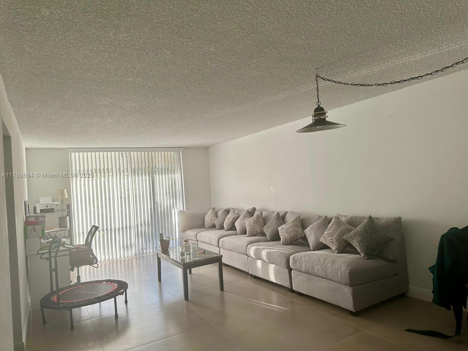 ROLLING HILLS GOLF AND - Residential