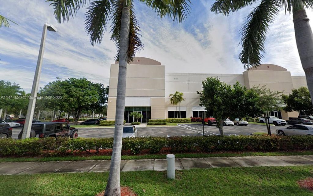 Photo of Pompano Beach, FL 33069 (MLS # A11444620)