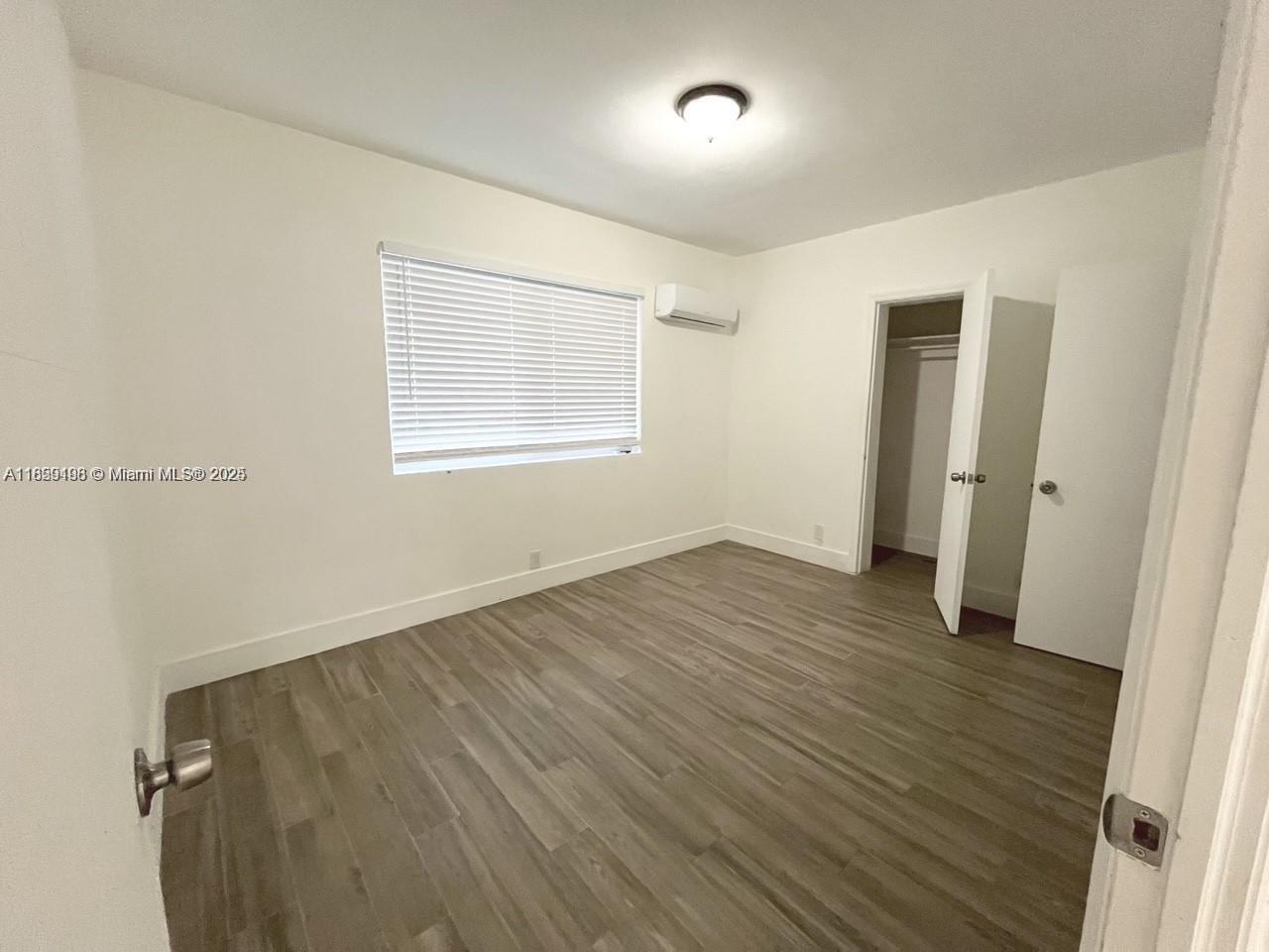 NORTH HOLLYWOOD SQUARE AM - Residential