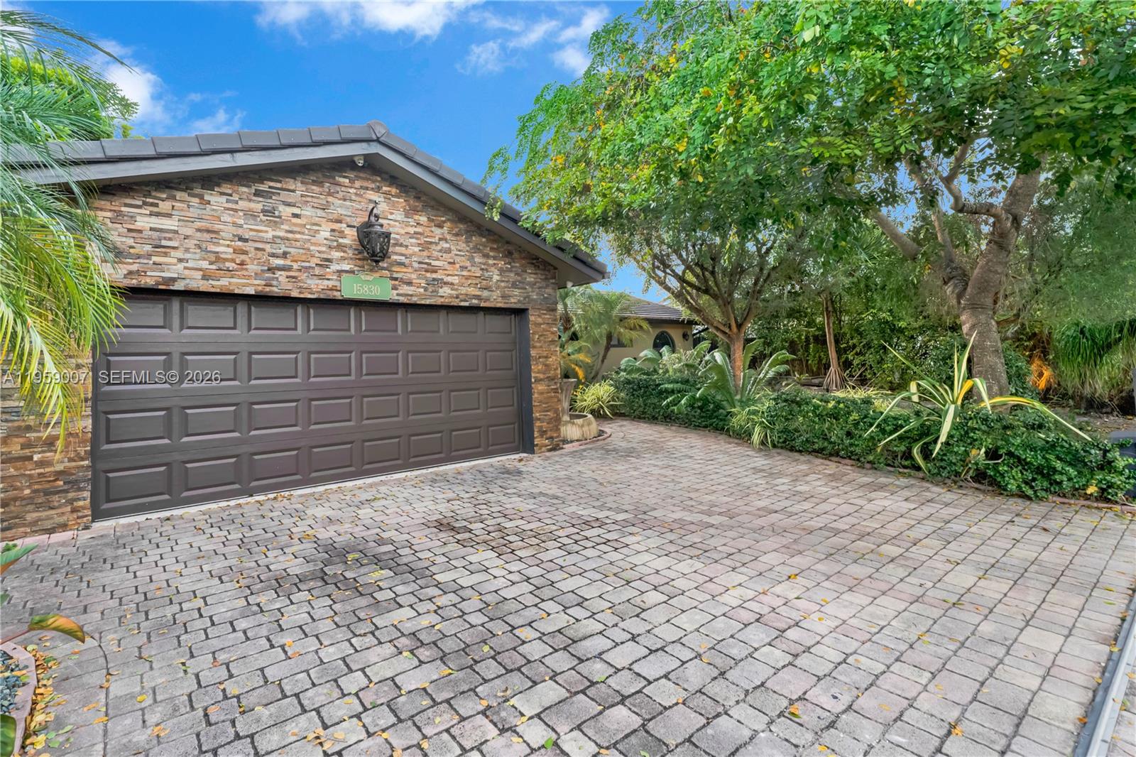 MEDITERRANIA - Residential