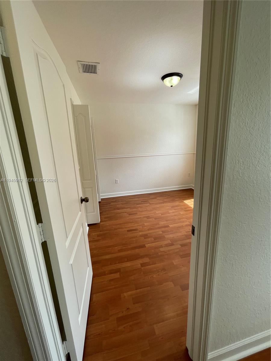 SHOMA VILLAS I AT COUNTRY - Residential