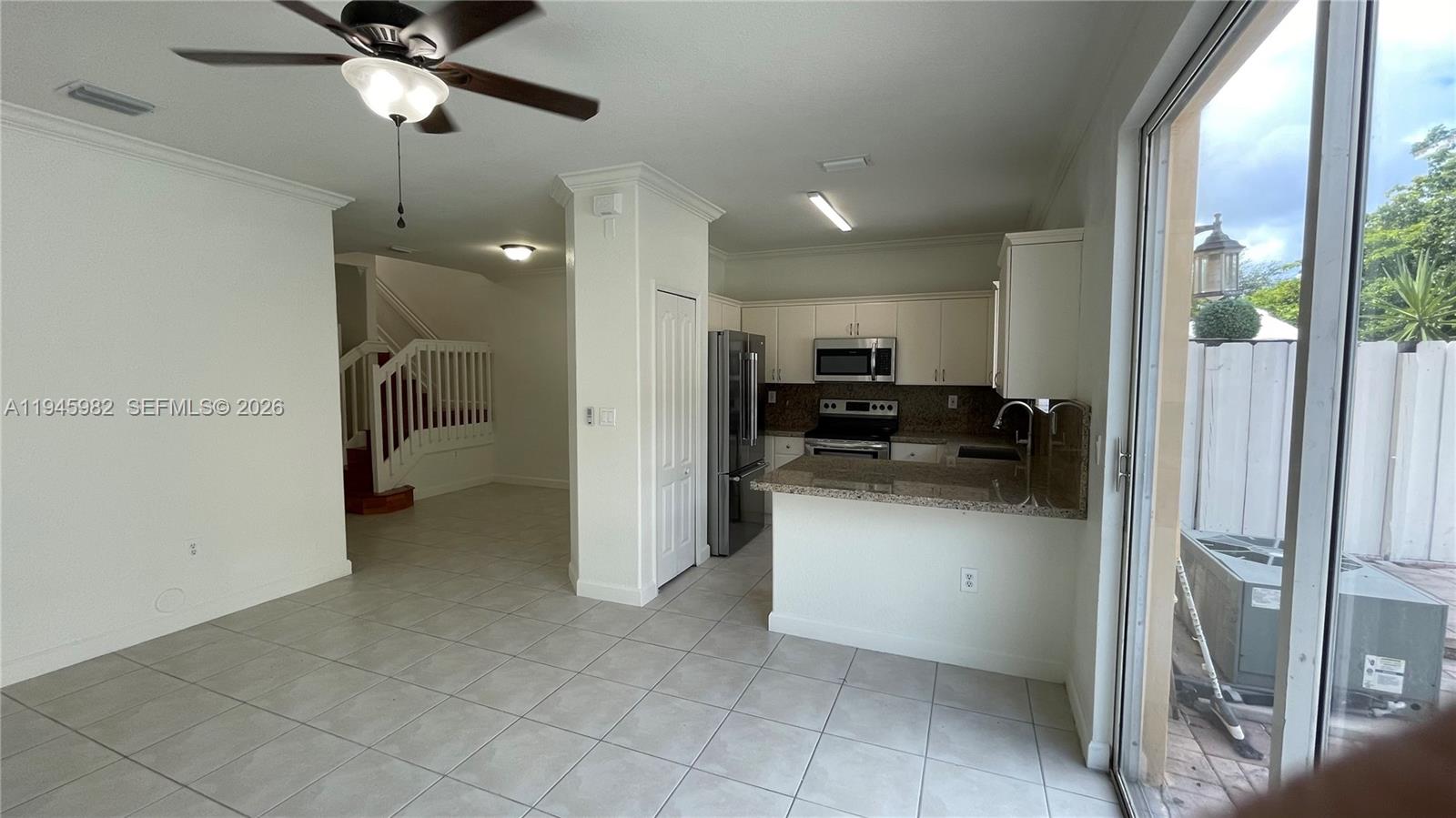 SHOMA VILLAS I AT COUNTRY - Residential