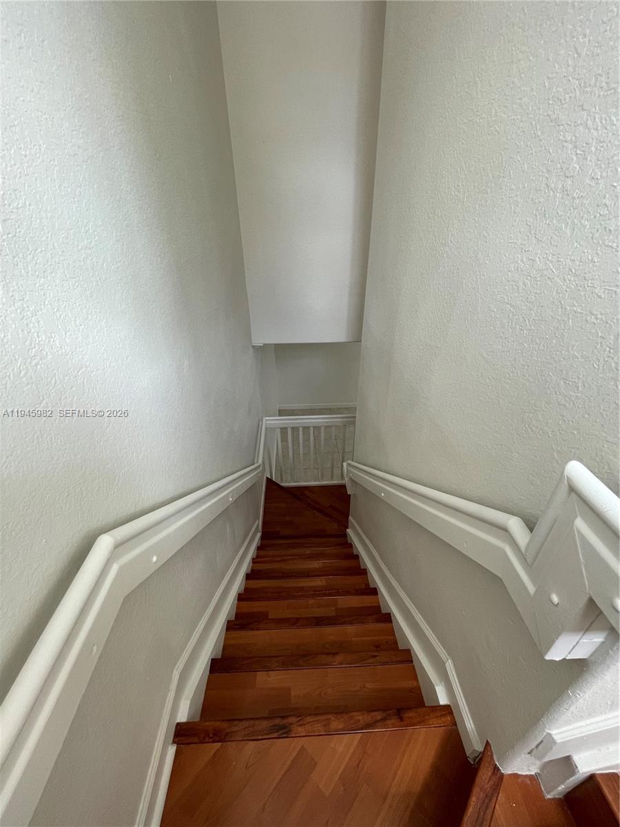 SHOMA VILLAS I AT COUNTRY - Residential