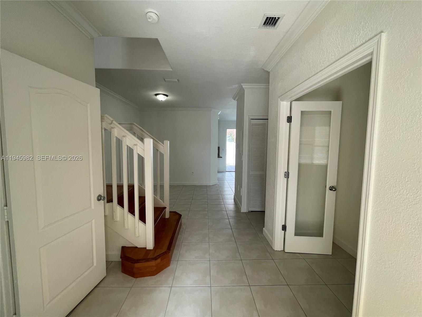 SHOMA VILLAS I AT COUNTRY - Residential