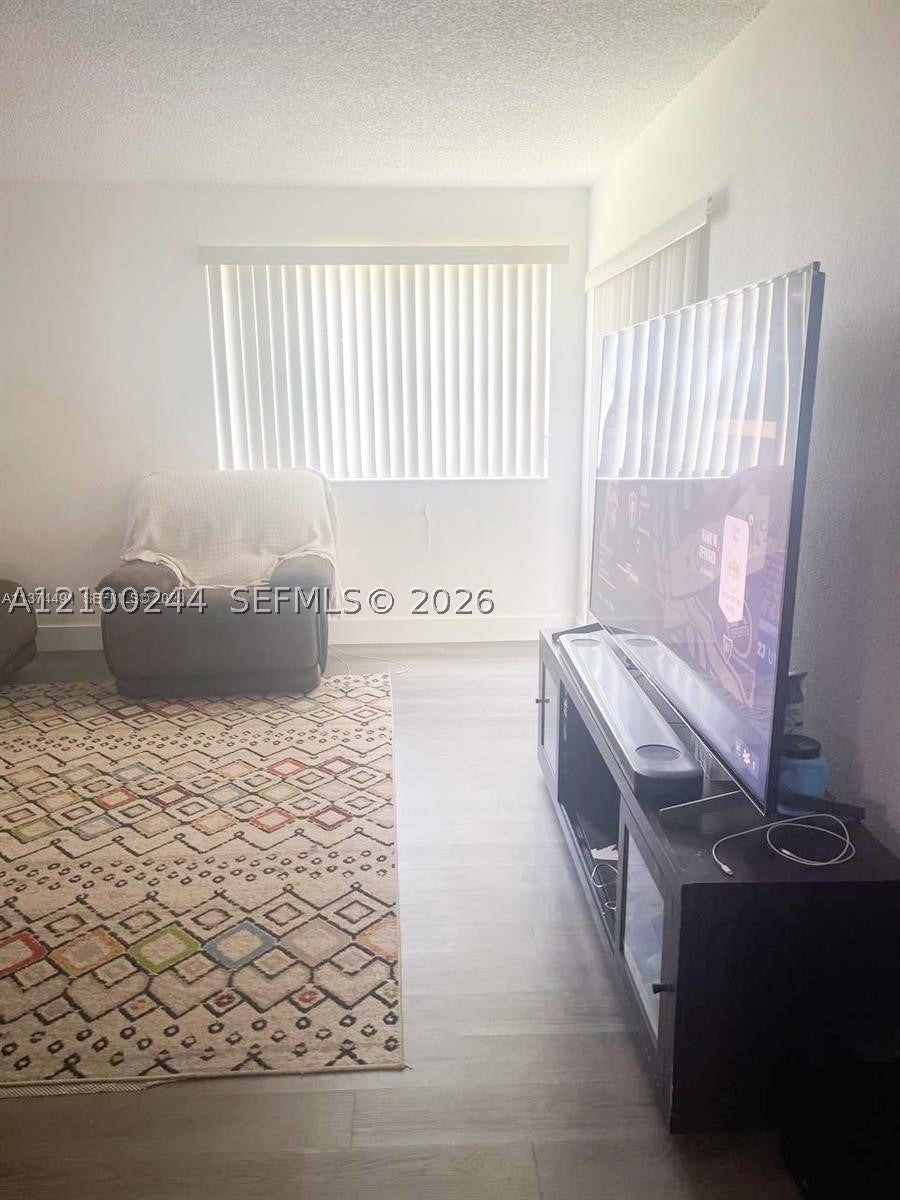 177 Lakeview Dr 104