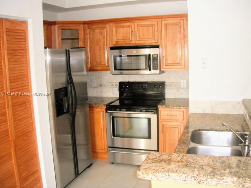 Photo 8 of 28 of 7200 NW 114th Ave 307 condo