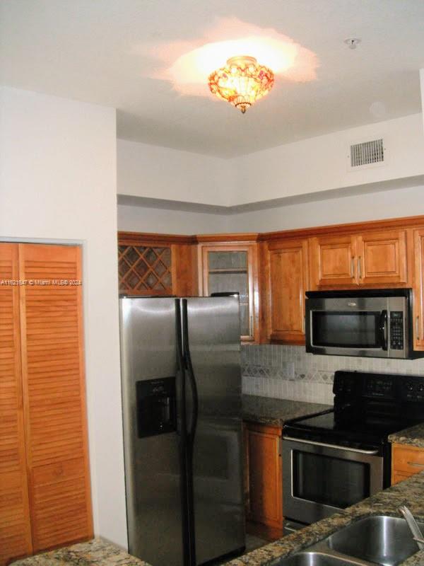 Photo 13 of 28 of 7200 NW 114th Ave 307 condo