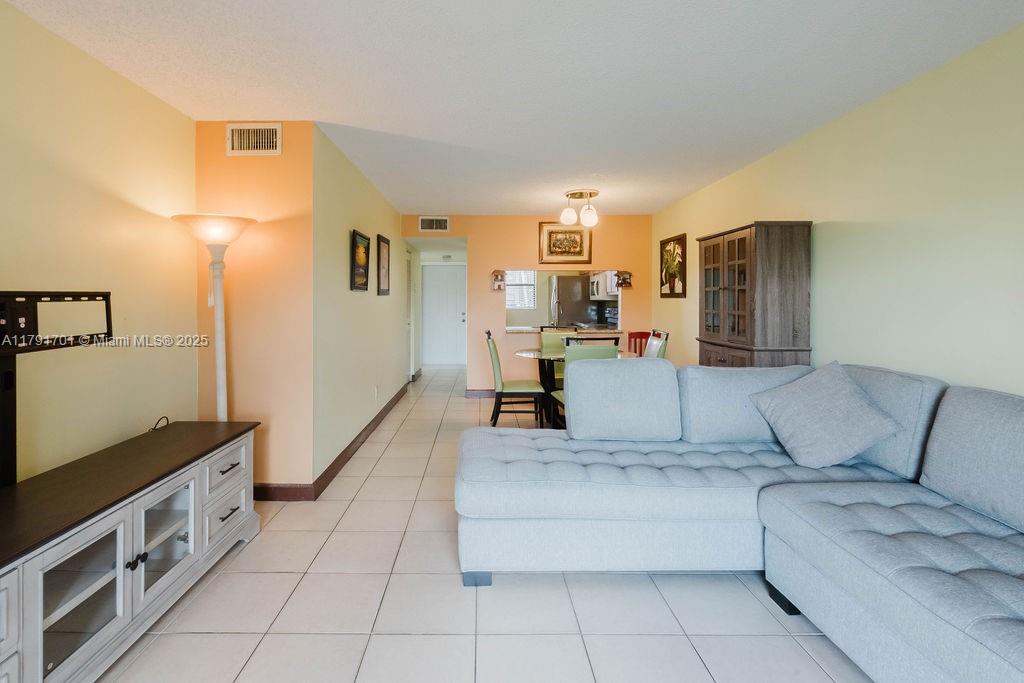 15714 E Waterside Cir 106