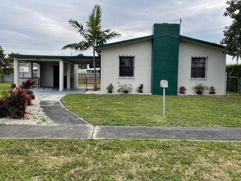 Photo of 3831 W 4th Ct, Hialeah, FL 33012 (MLS # A11891233) Photo of 3831 W 4th Ct, Hialeah, FL 33012 (MLS # A11891233)