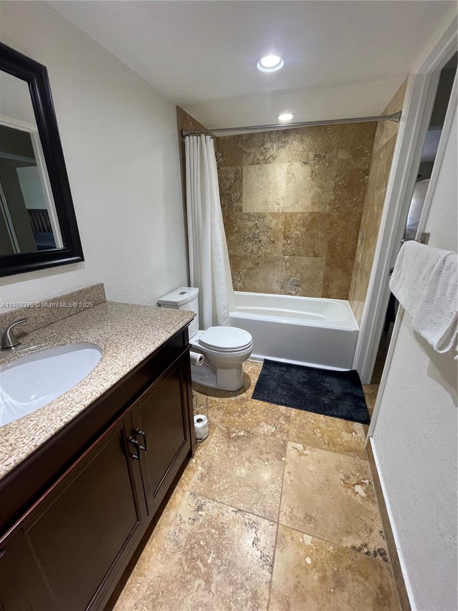 FOURTH GULFSTREAM GARDEN - Residential Lease