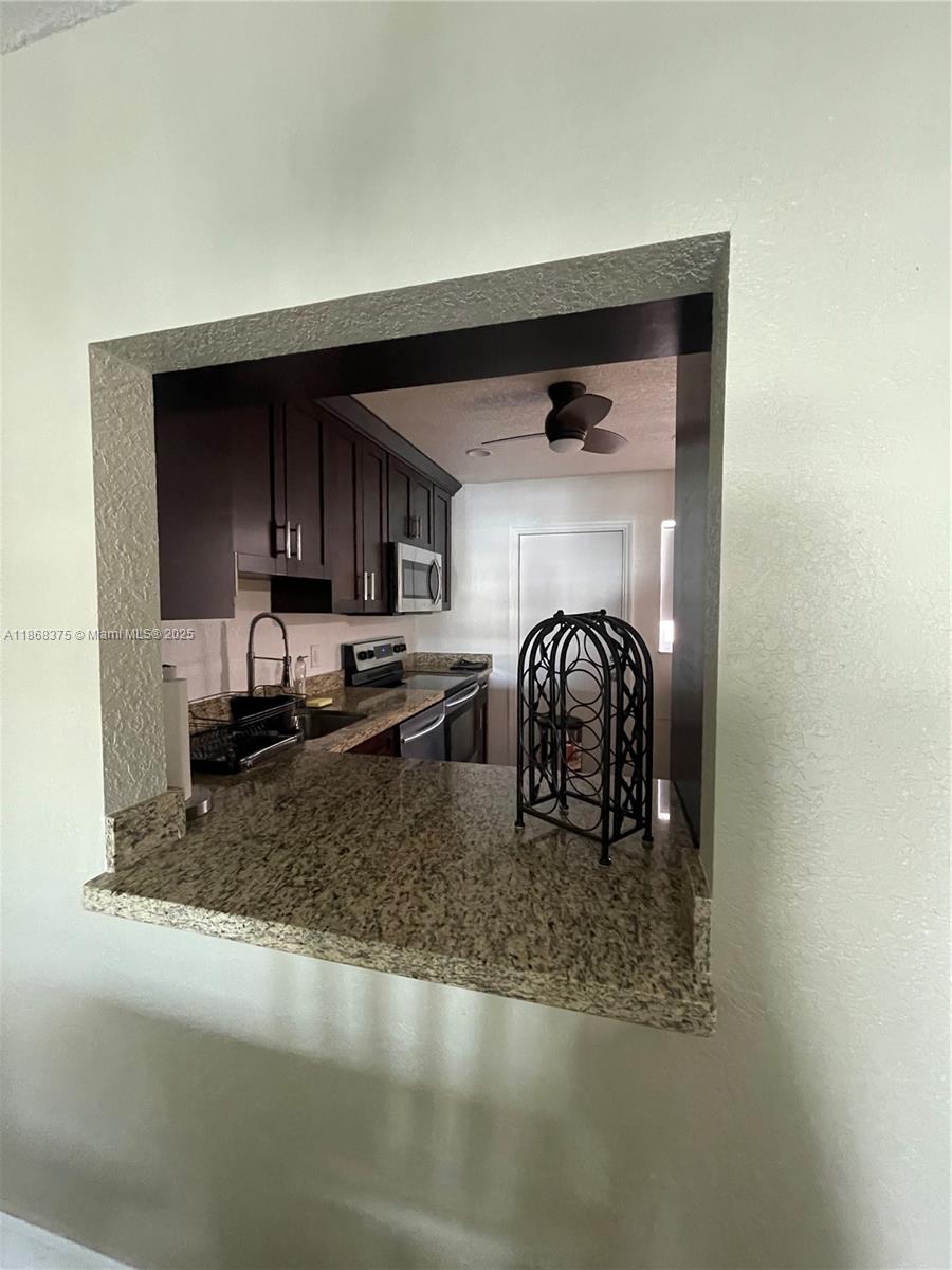 FOURTH GULFSTREAM GARDEN - Residential Lease