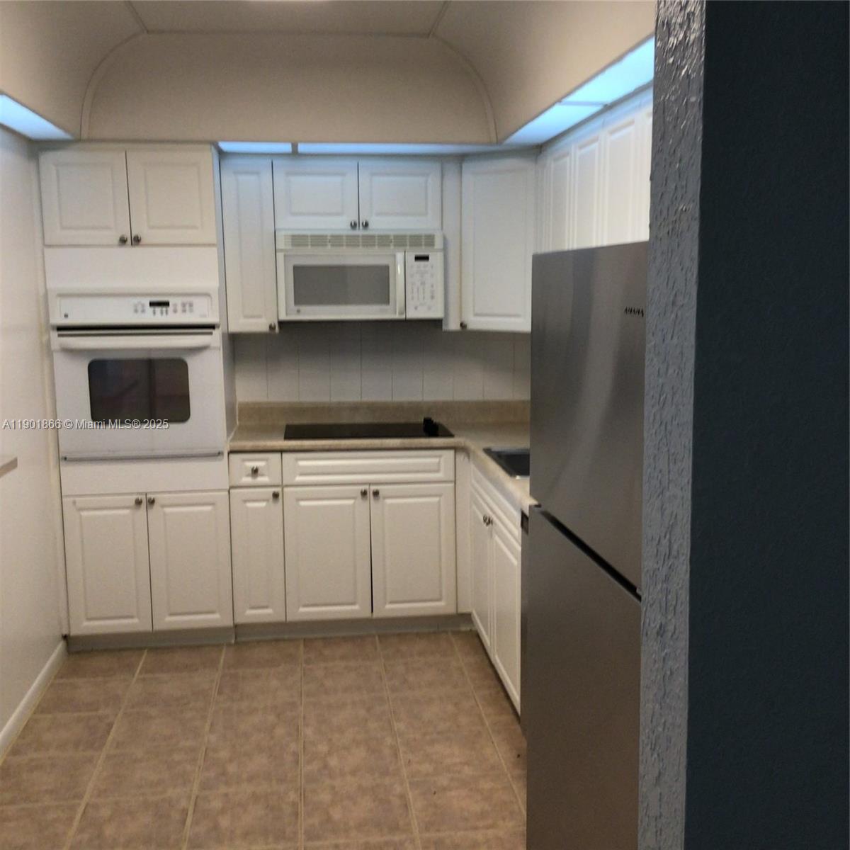 OCEANVIEW BUILDING A COND - Residential