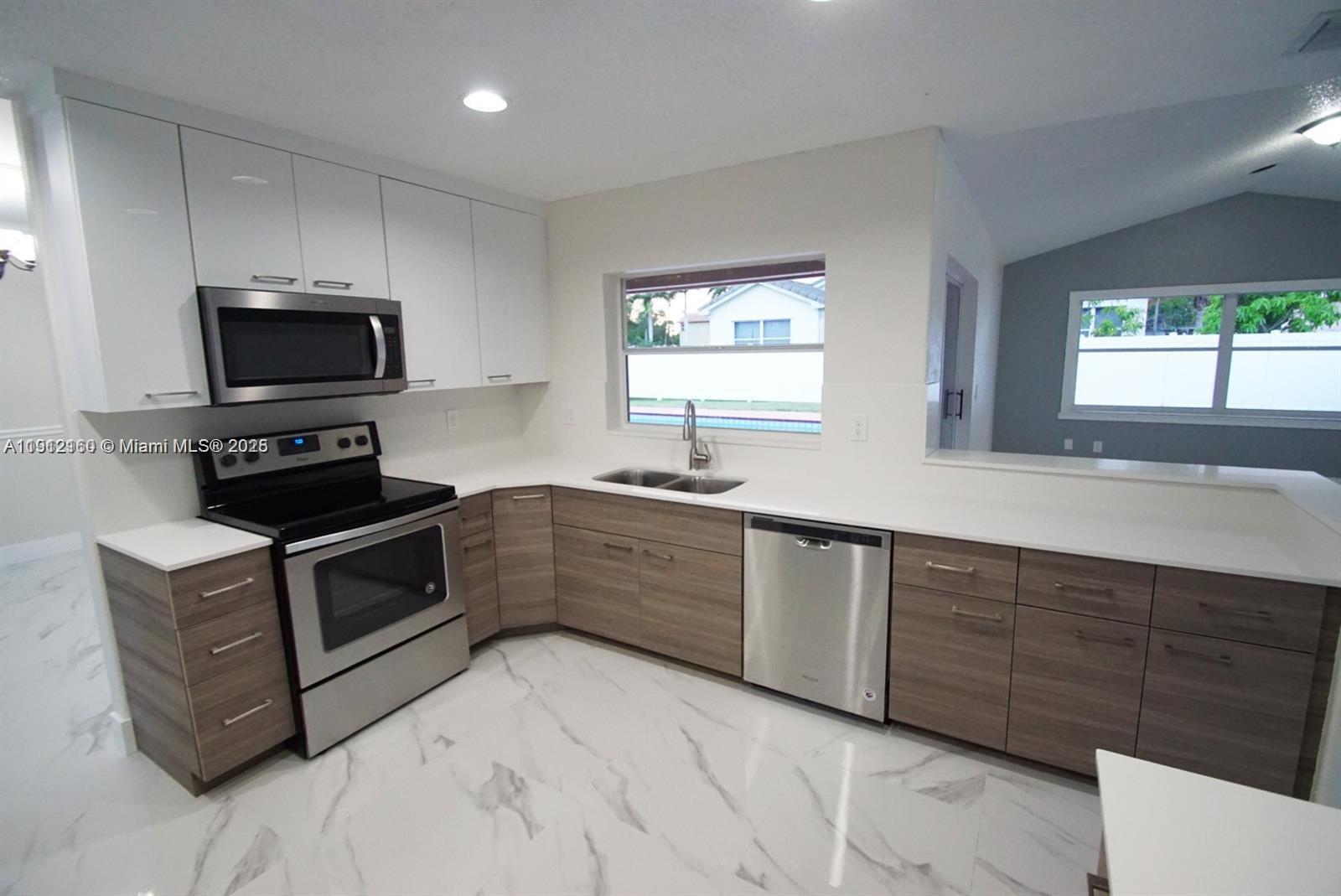 SILVER LAKES AT PEMBROKE - Residential