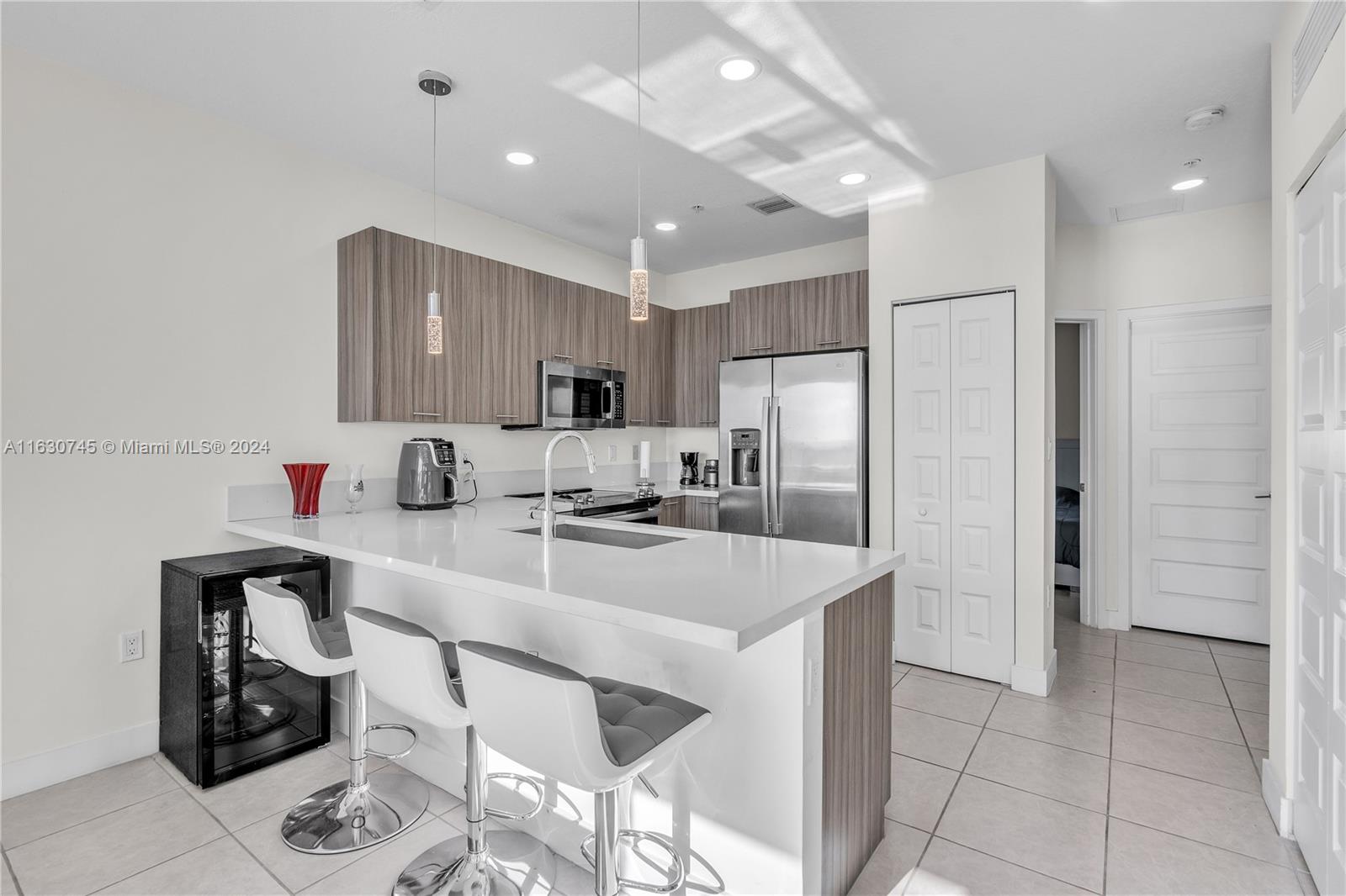 6455 Nw 103rd Pl 304, Doral, Miami-Dade County, Florida - 3 Bedrooms  
2 Bathrooms - 