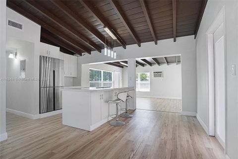 1025 SW 22nd Ter Fort Lauderdale FL 33312