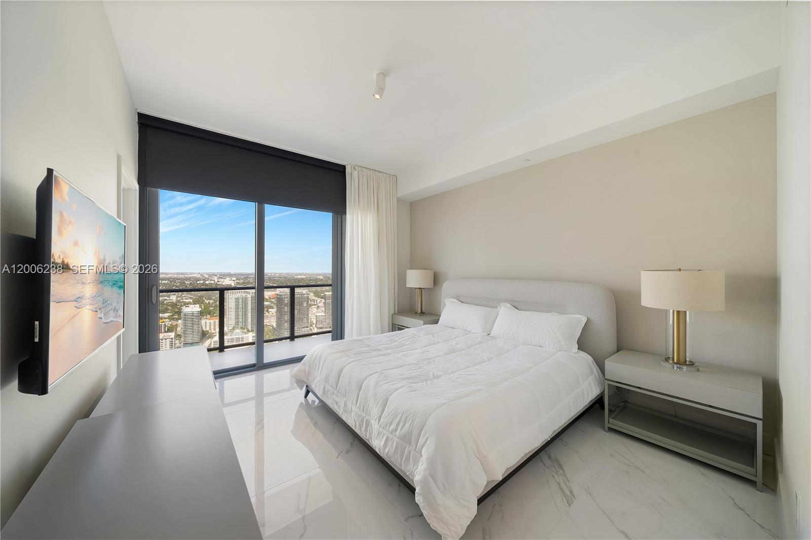 ONE PARAISO CONDO - Residential