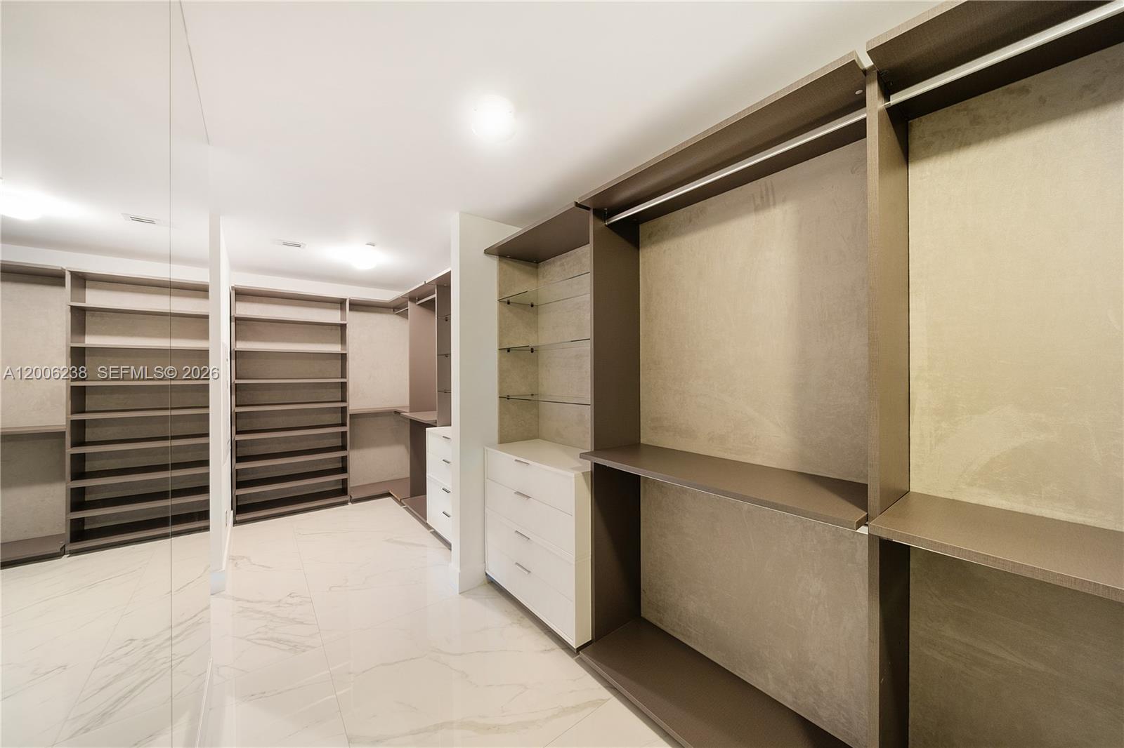 ONE PARAISO CONDO - Residential