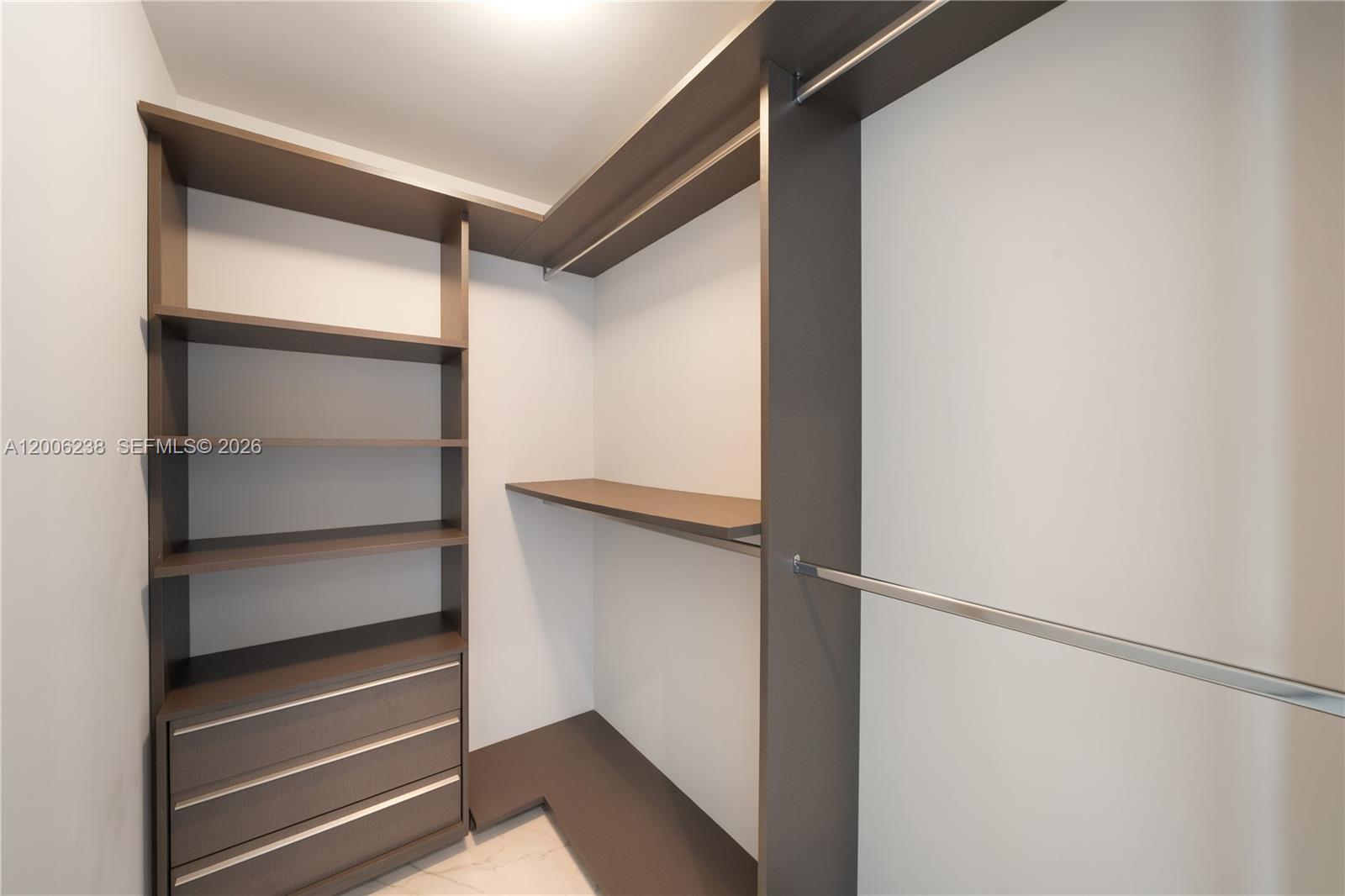 ONE PARAISO CONDO - Residential