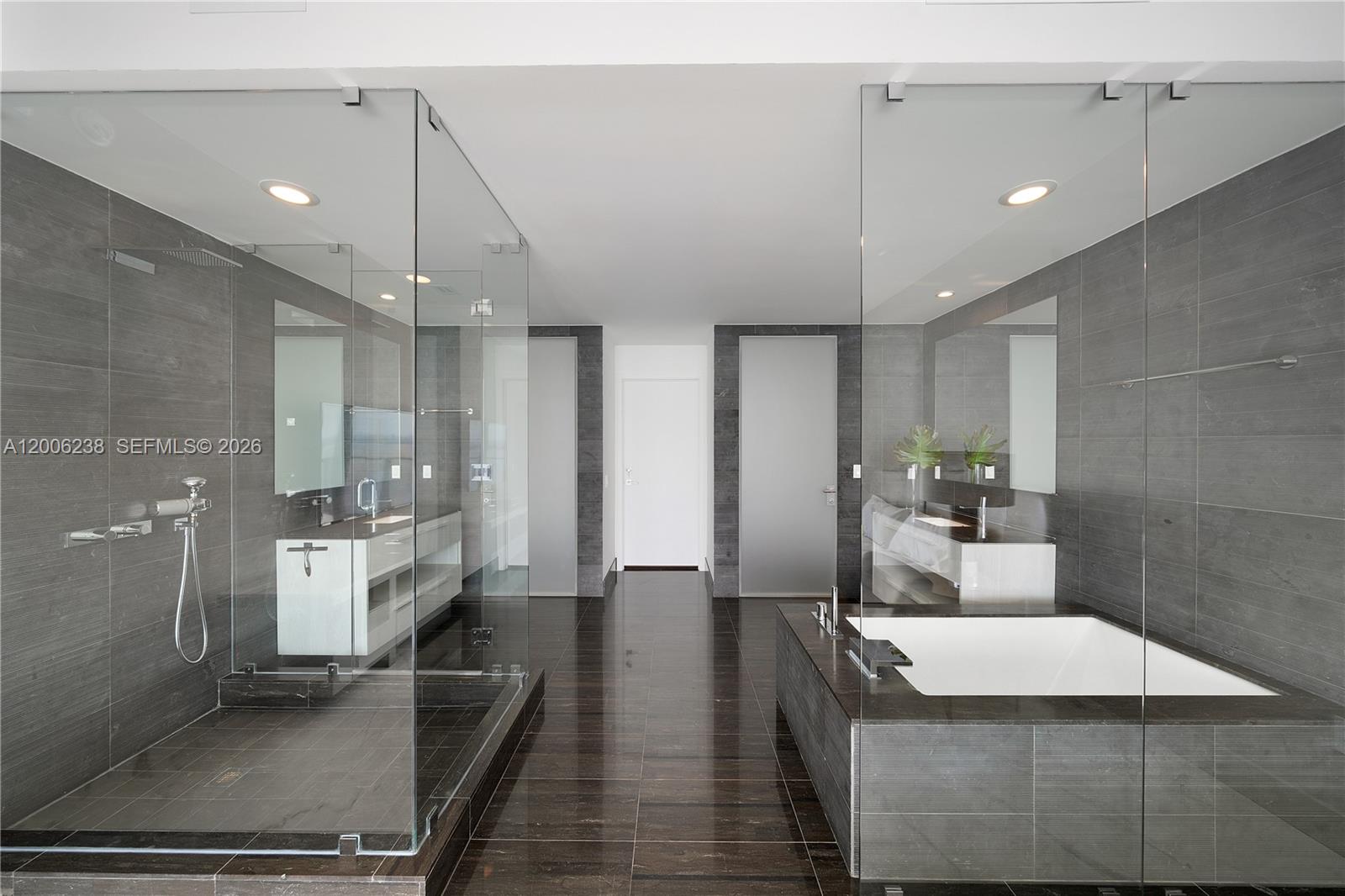 ONE PARAISO CONDO - Residential