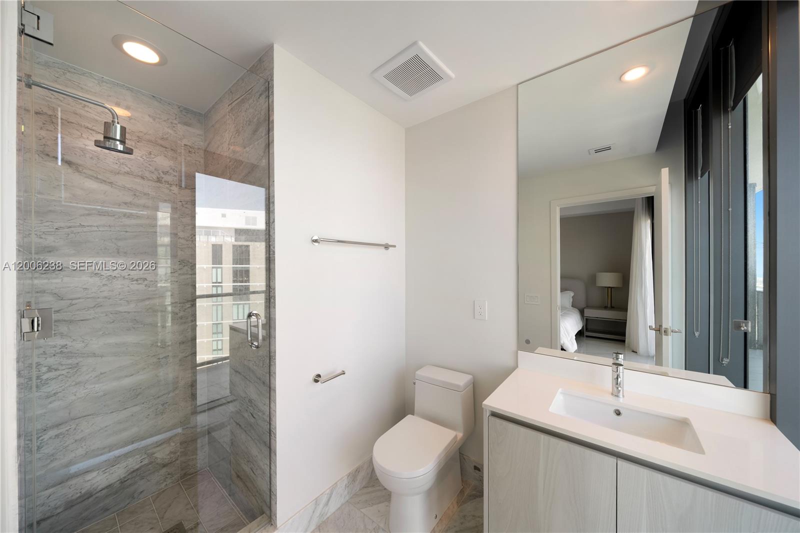 ONE PARAISO CONDO - Residential