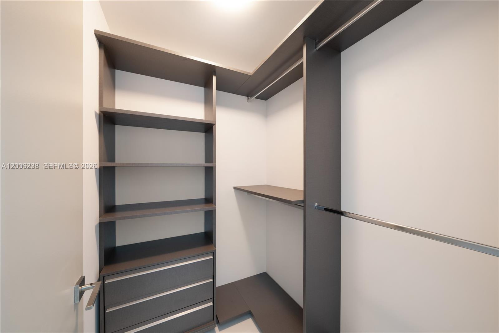 ONE PARAISO CONDO - Residential