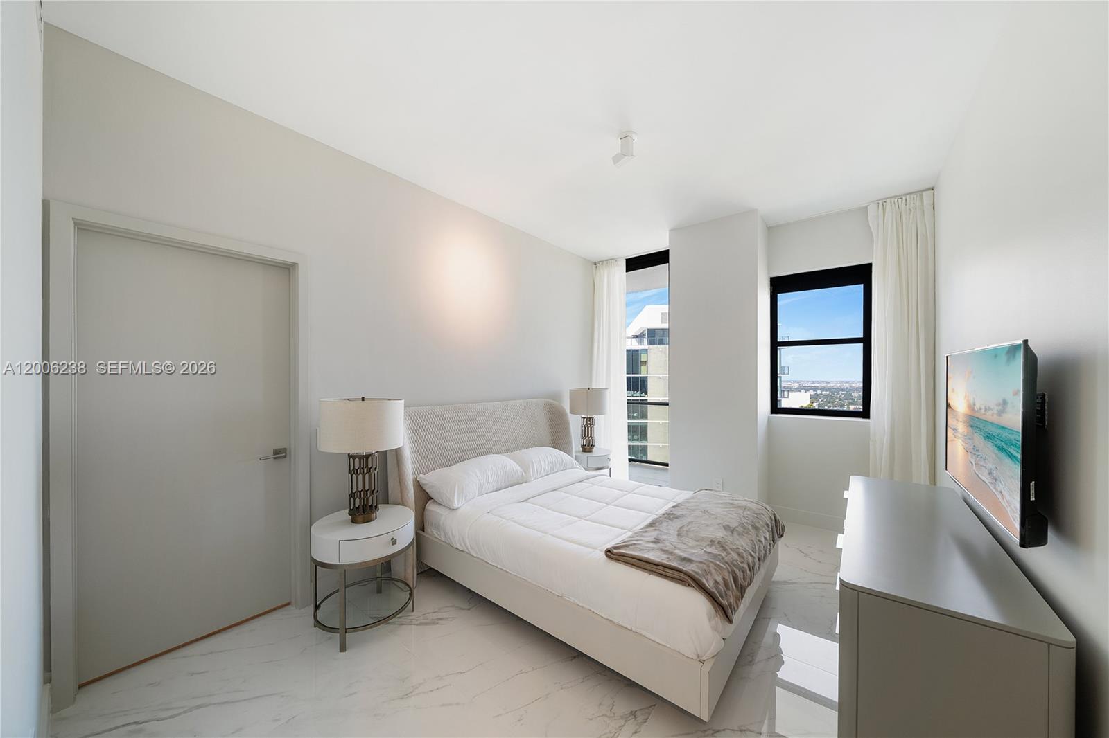 ONE PARAISO CONDO - Residential