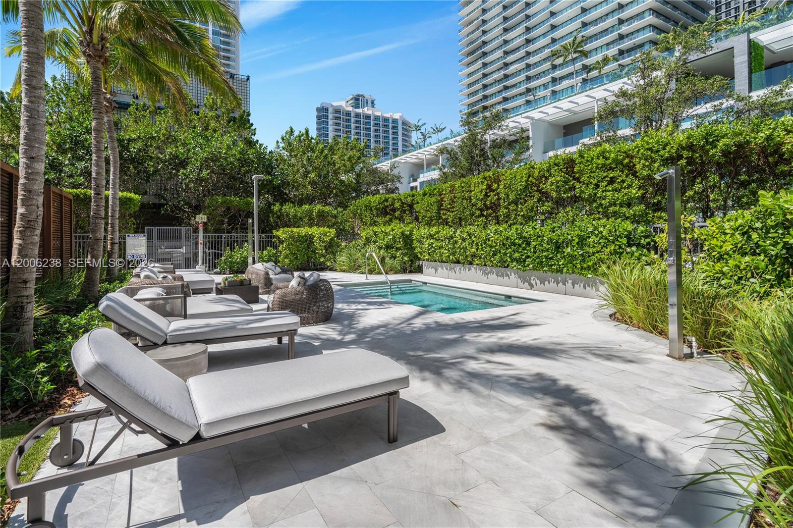 ONE PARAISO CONDO - Residential